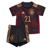 Billiga Tyskland Ilkay Gundogan #21 Barnkläder Borta fotbollskläder till baby VM 2022 Kortärmad (+ Korta byxor)